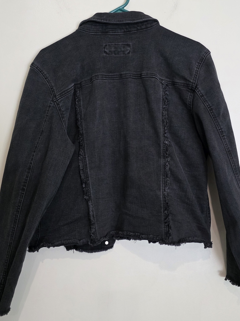 Maurices Black Distressed Denim Jacket Classic Fringe Button Pockets Layer XL - Picture 3 of 9